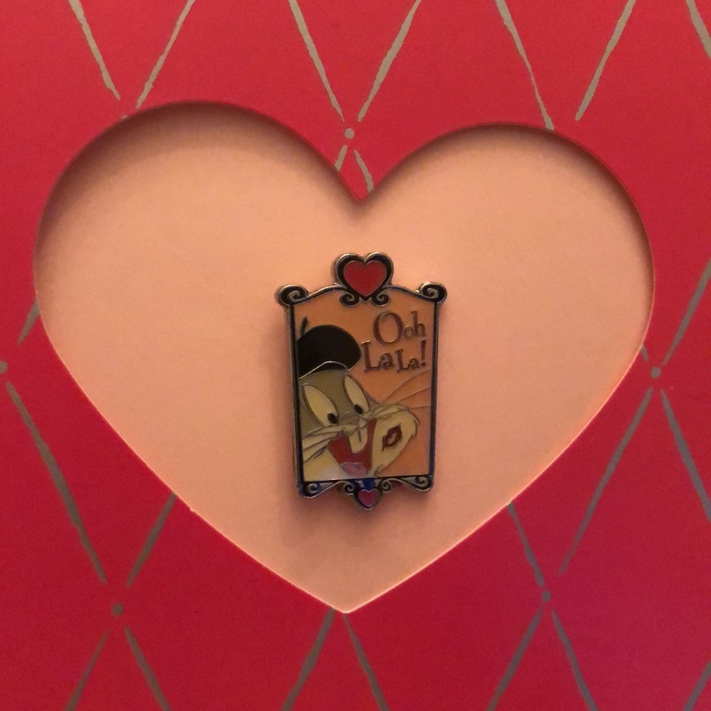 NWT Cloisonné Bugs Bunny Ooh La La Valentine’s day Pin and card - Picture 4 of 16